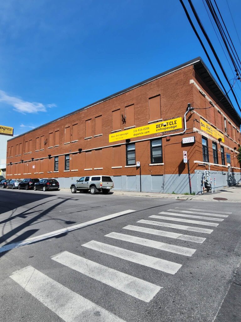Storage Units at Depot-Cle Entreposage - 4840 Acorn St, Montreal, QC